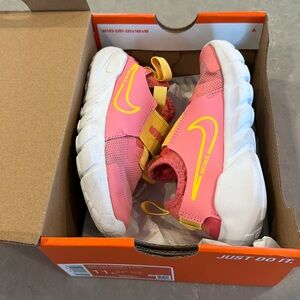 Nike Flex Runner 2 (psv) 11c little girls toddlers pink & yellow sneaker shoes